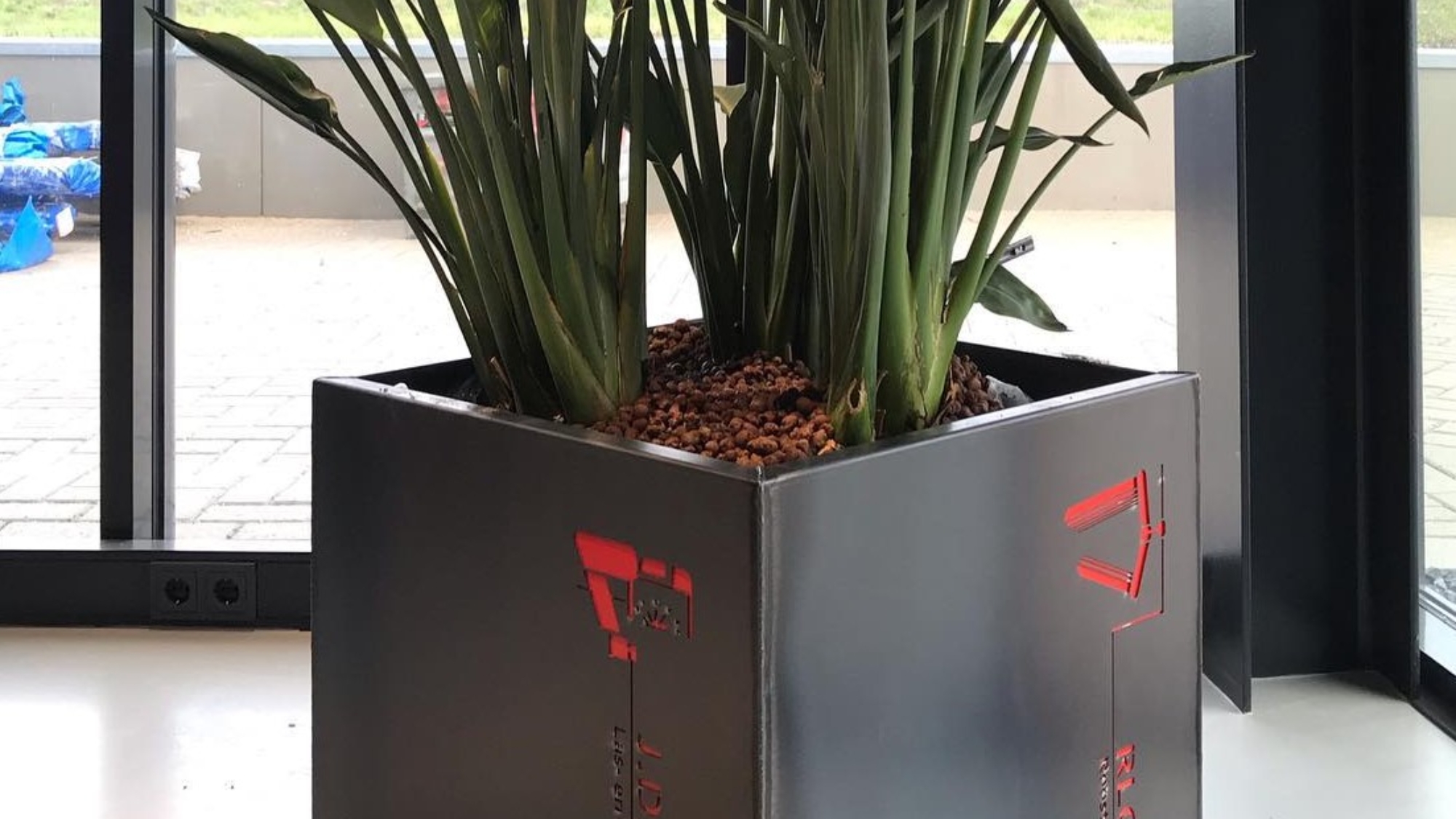 Plantenbakken-staal-1.1